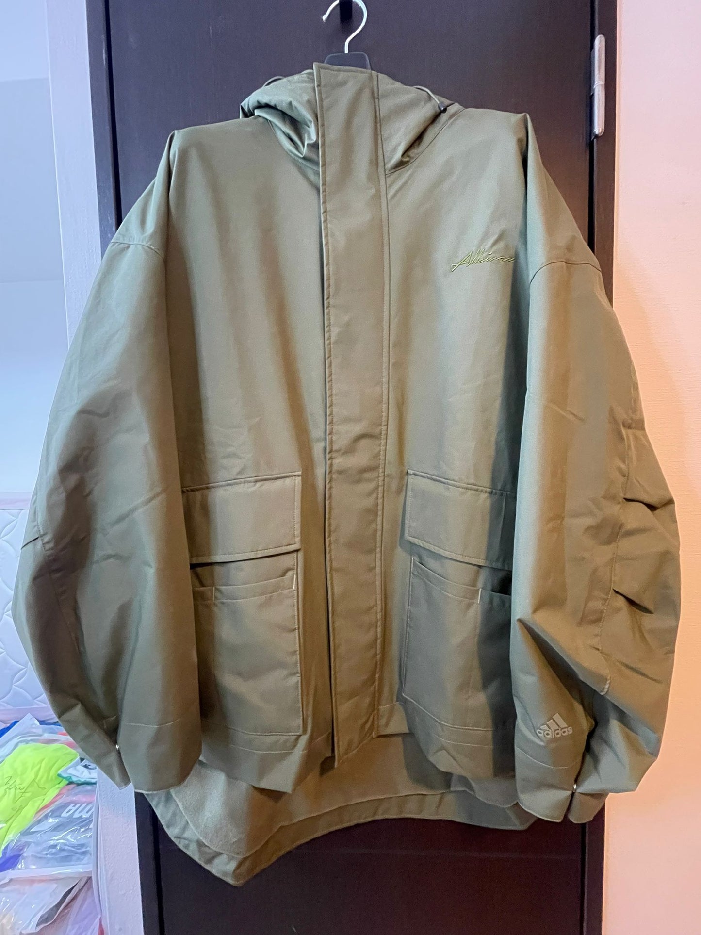 新潟天鵝 Adidas Musthaves Mountain Parka 鬆身款